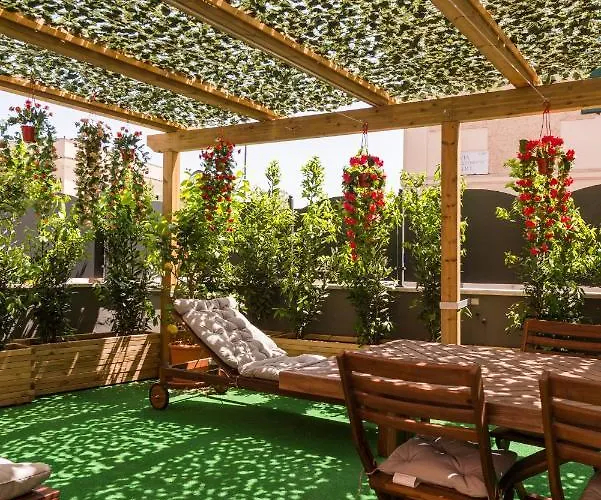 בית נופש The Garden Regency